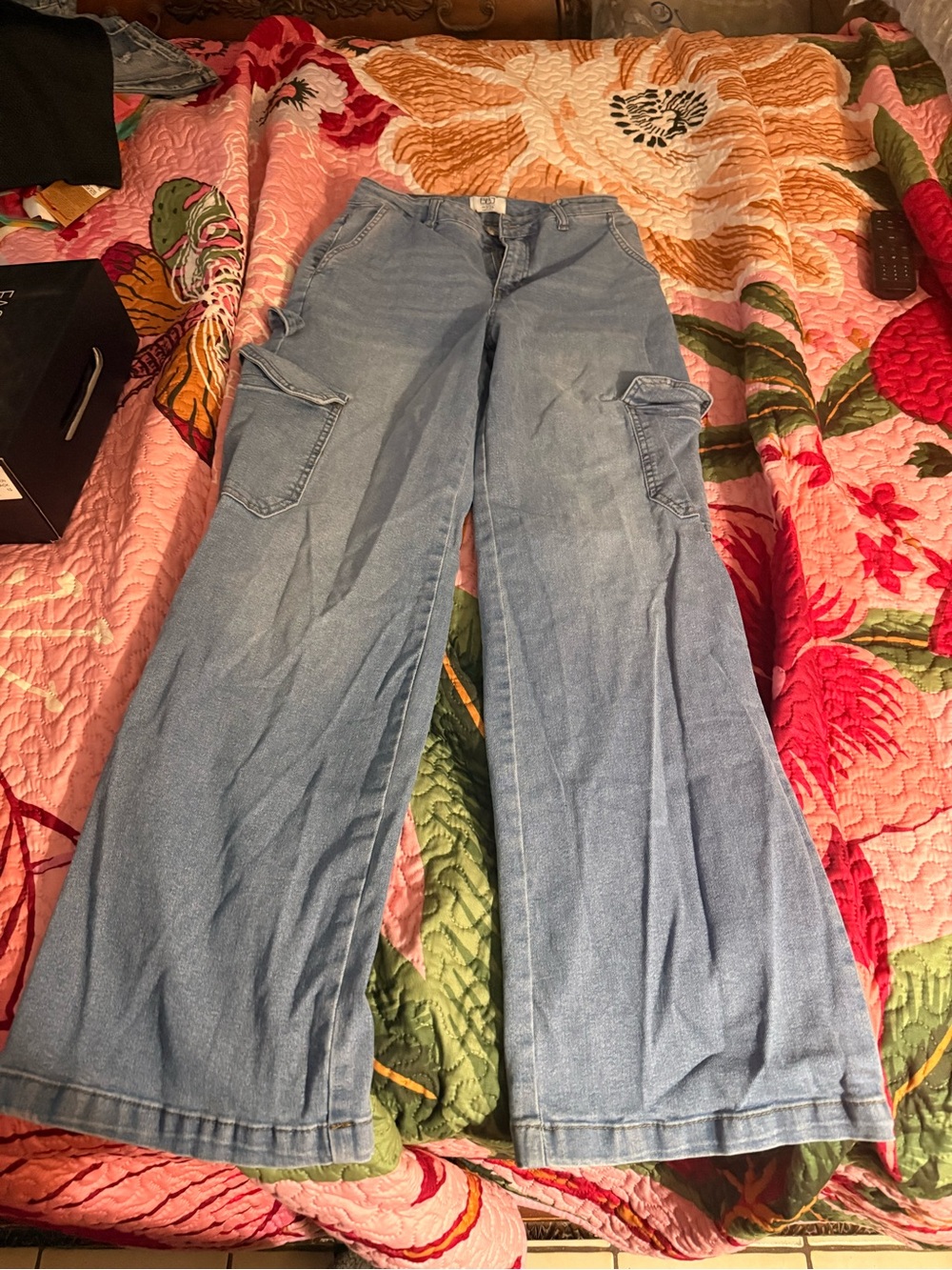 Light Blue Wide Leg Cargo Jeans - Women